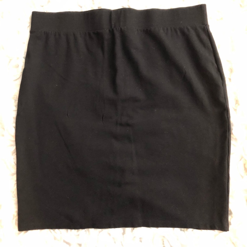 Black pencil skirt